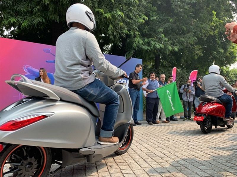 Hé lộ xe máy điện Ấn Độ hao hao Vespa, giá 32 triệu đồng