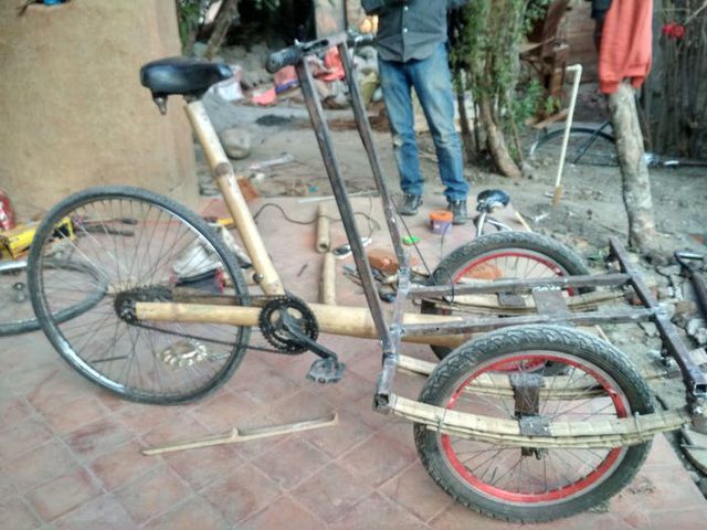 Độc đáo mẫu xe đạp điện đa năng bằng tre ở Nepal - 8