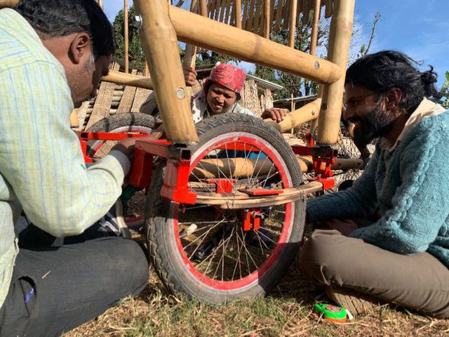 Độc đáo mẫu xe đạp điện đa năng bằng tre ở Nepal - 11
