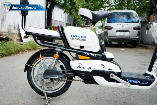 xe dap dien honda a6 new 11 600x400 - Xe đạp điện Honda A6 mẫu mới Robot