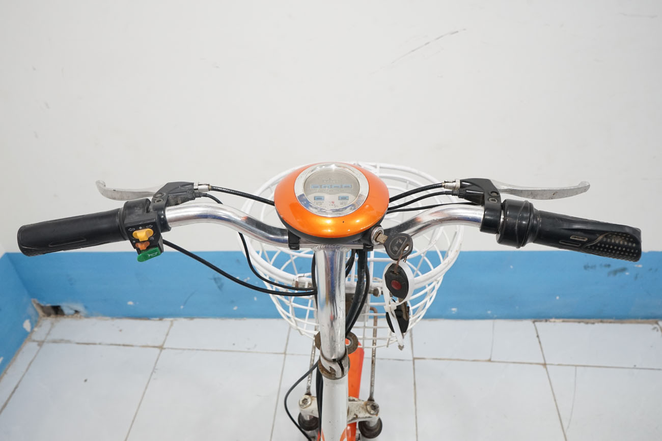 xe dap dien honda cam cu gia re 14 - Xe đạp điện Honda màu cam cũ giá rẻ