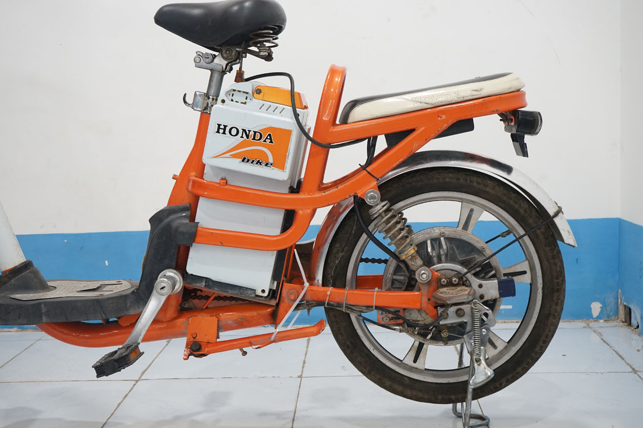 xe dap dien honda cam cu gia re 4 - Xe đạp điện Honda màu cam cũ giá rẻ