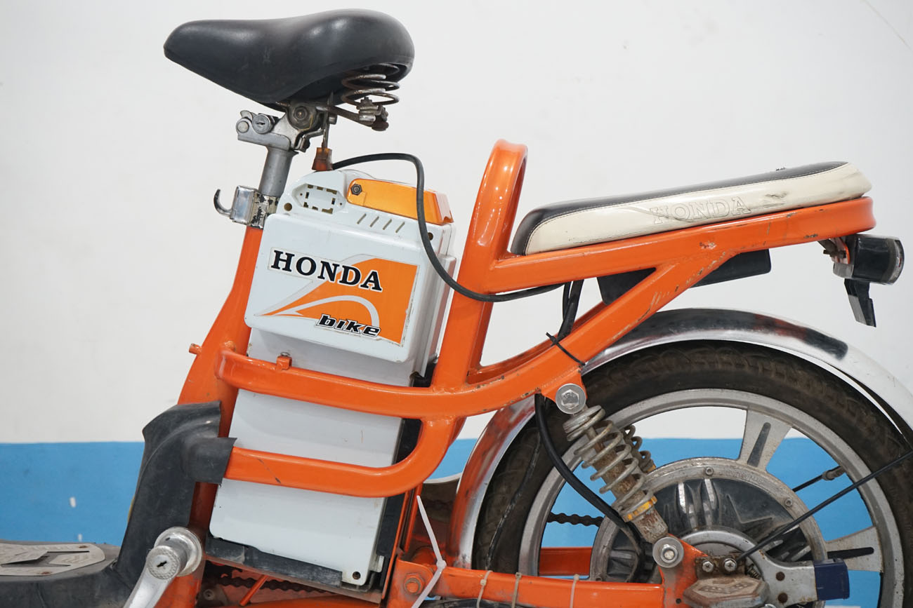 xe dap dien honda cam cu gia re 6 - Xe đạp điện Honda màu cam cũ giá rẻ