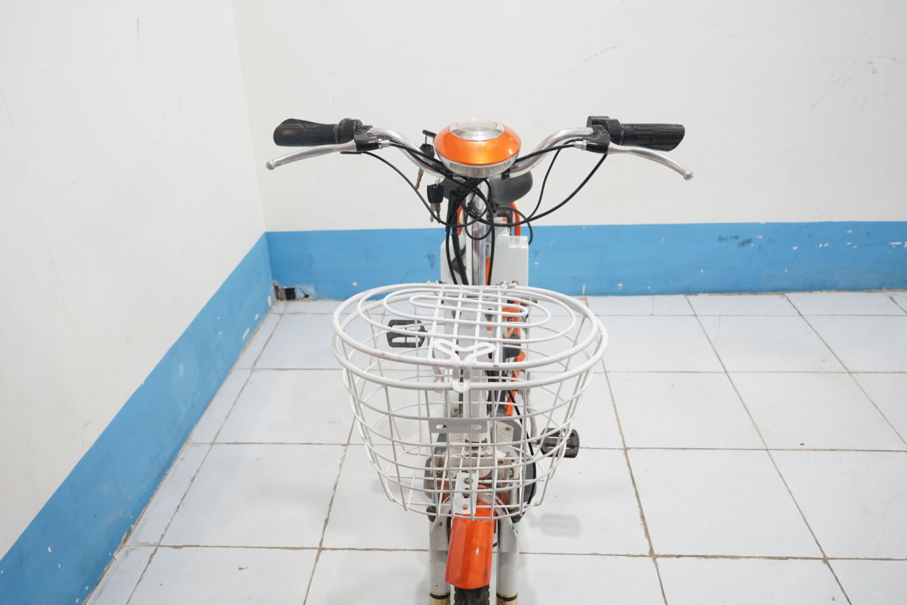 xe dap dien honda cam cu gia re 9 - Xe đạp điện Honda màu cam cũ giá rẻ